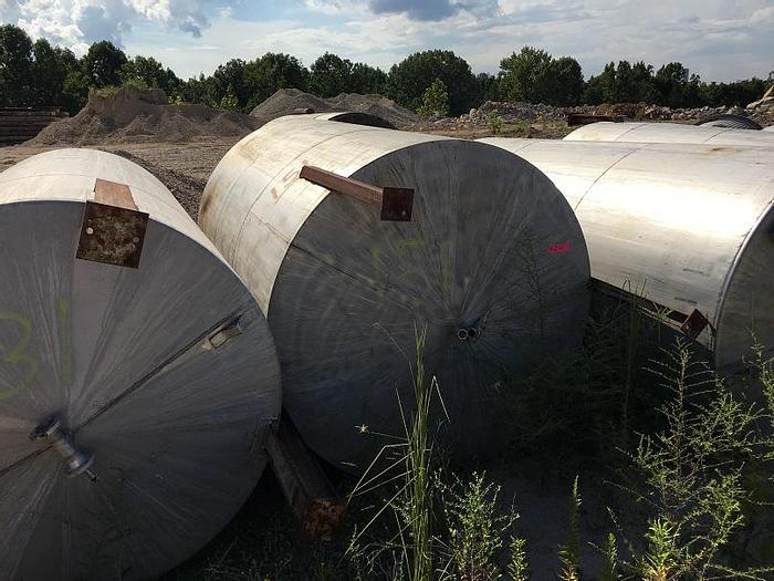Used Used approximately 4000 gallon stainless steel tank