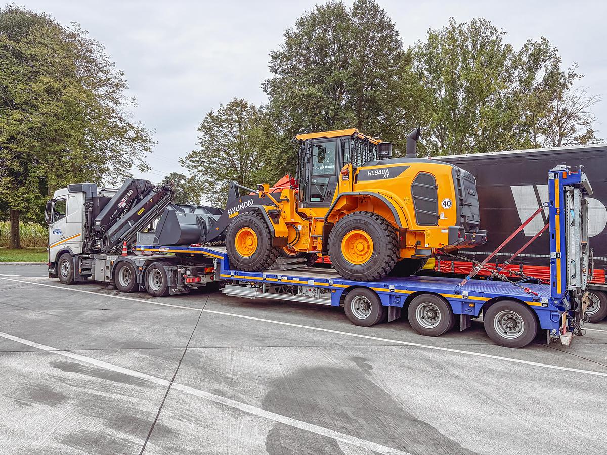 MAX 100 With hydraulic tail