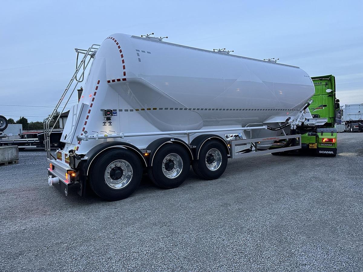 Feldbinder Bulk Tank.