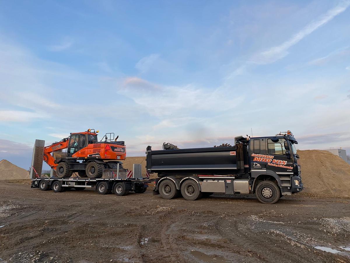 MAX600 turntable trailer