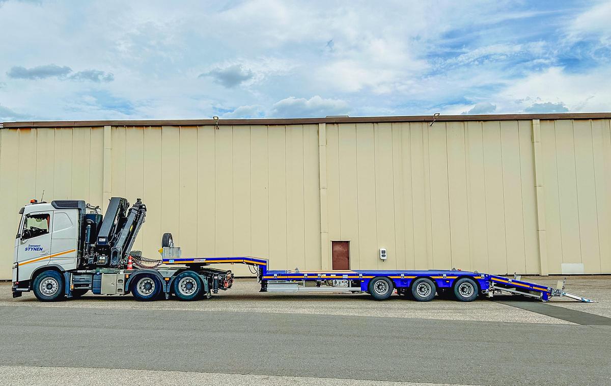 MAX 100 With hydraulic tail