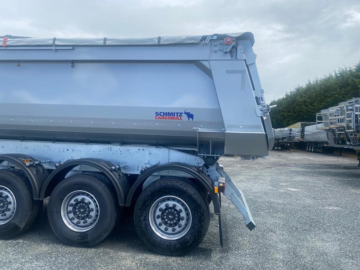 Used New Schmitz tipping trailer,