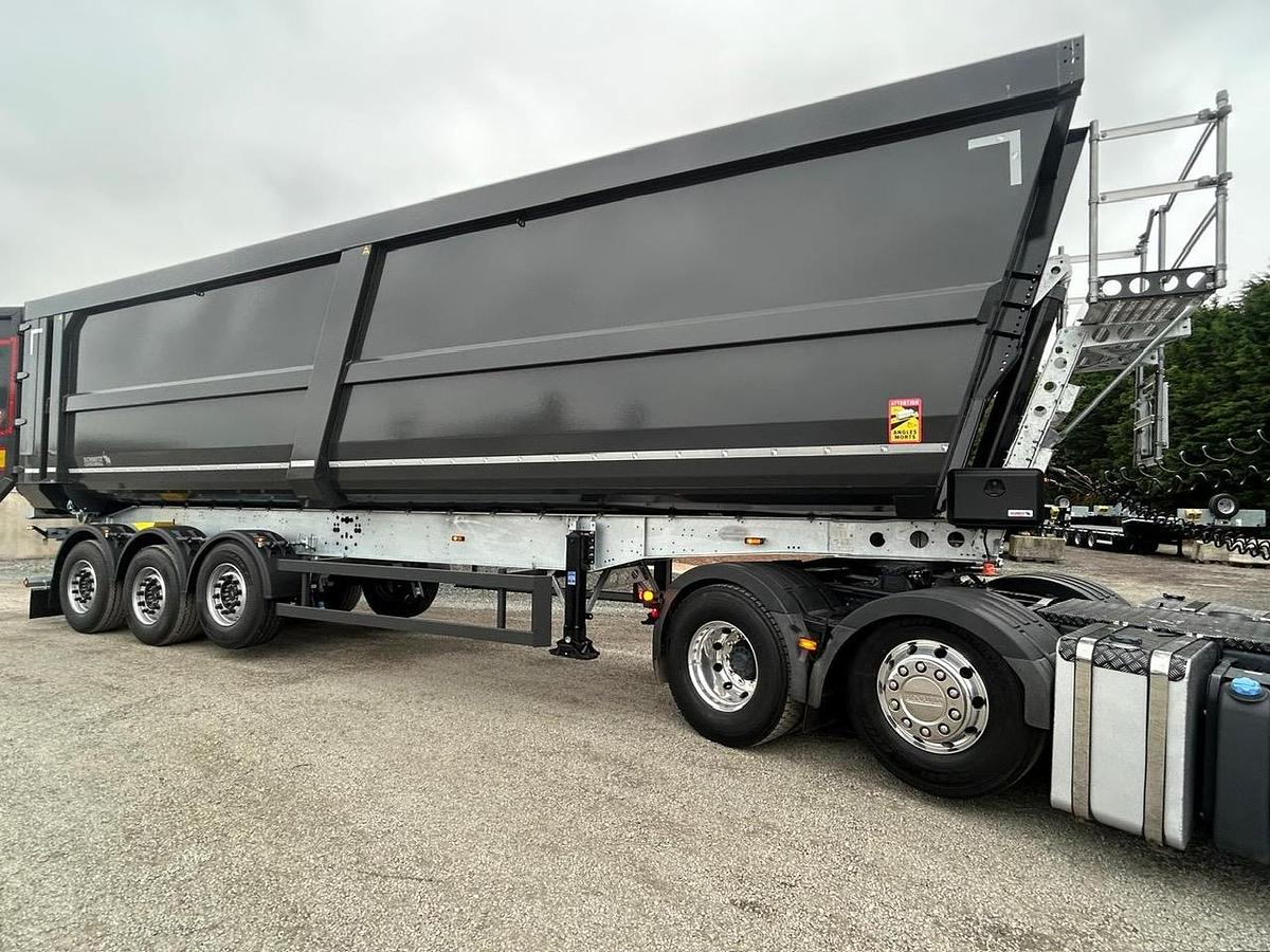 NEW SCHMITZ 10.5m STEEL SCRAP BULK TIPPING TRAILER 