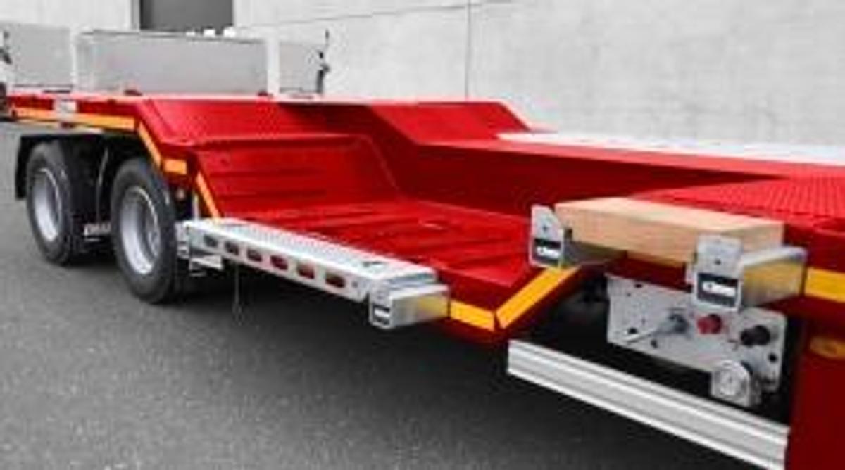 MAX600 turntable trailer