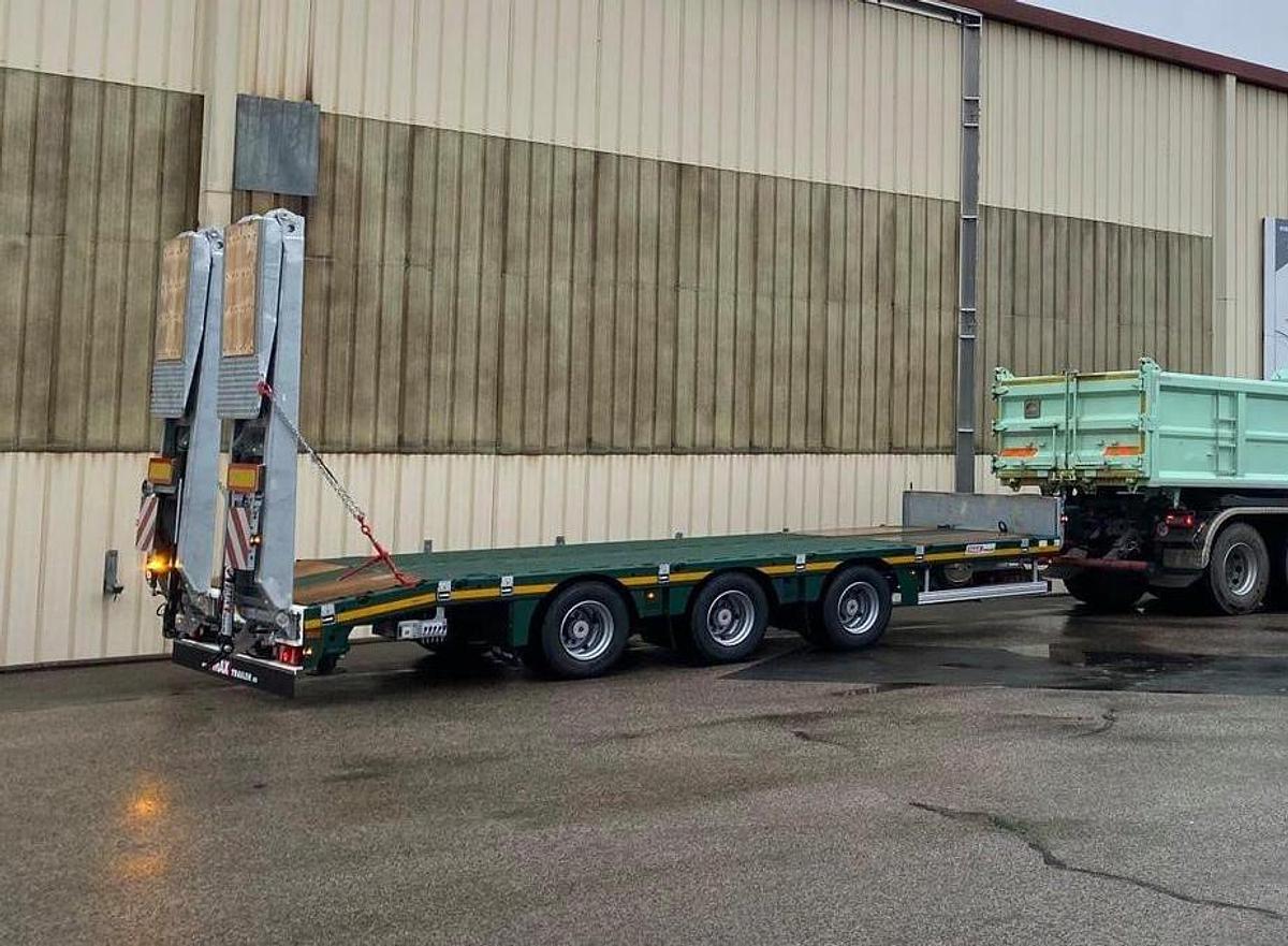 Used NEW MAX Trailer, Draw Bar Low Loader