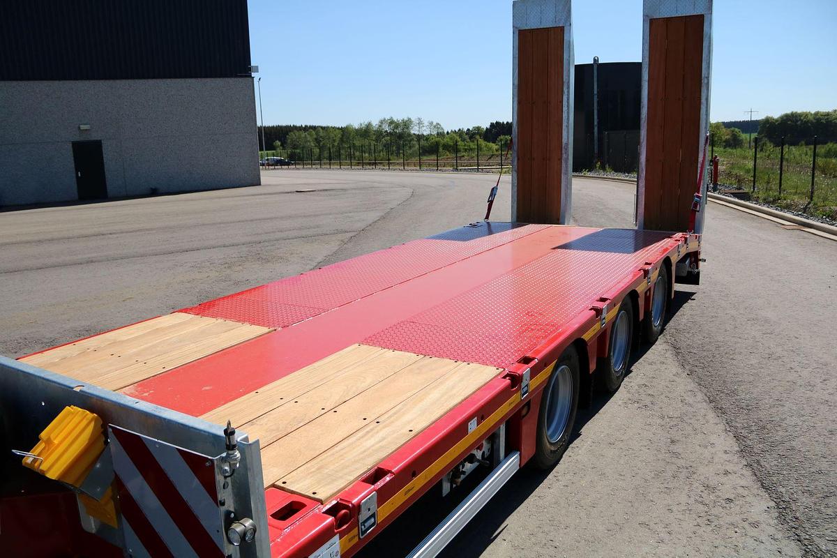 Used NEW MAX Trailer, Draw Bar Low Loader