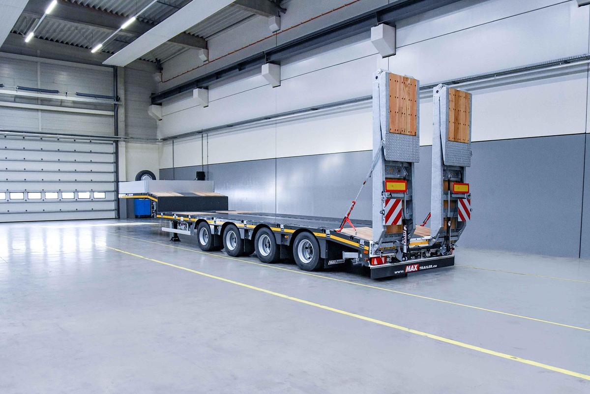 Used MAX 4 axle step frame low loader