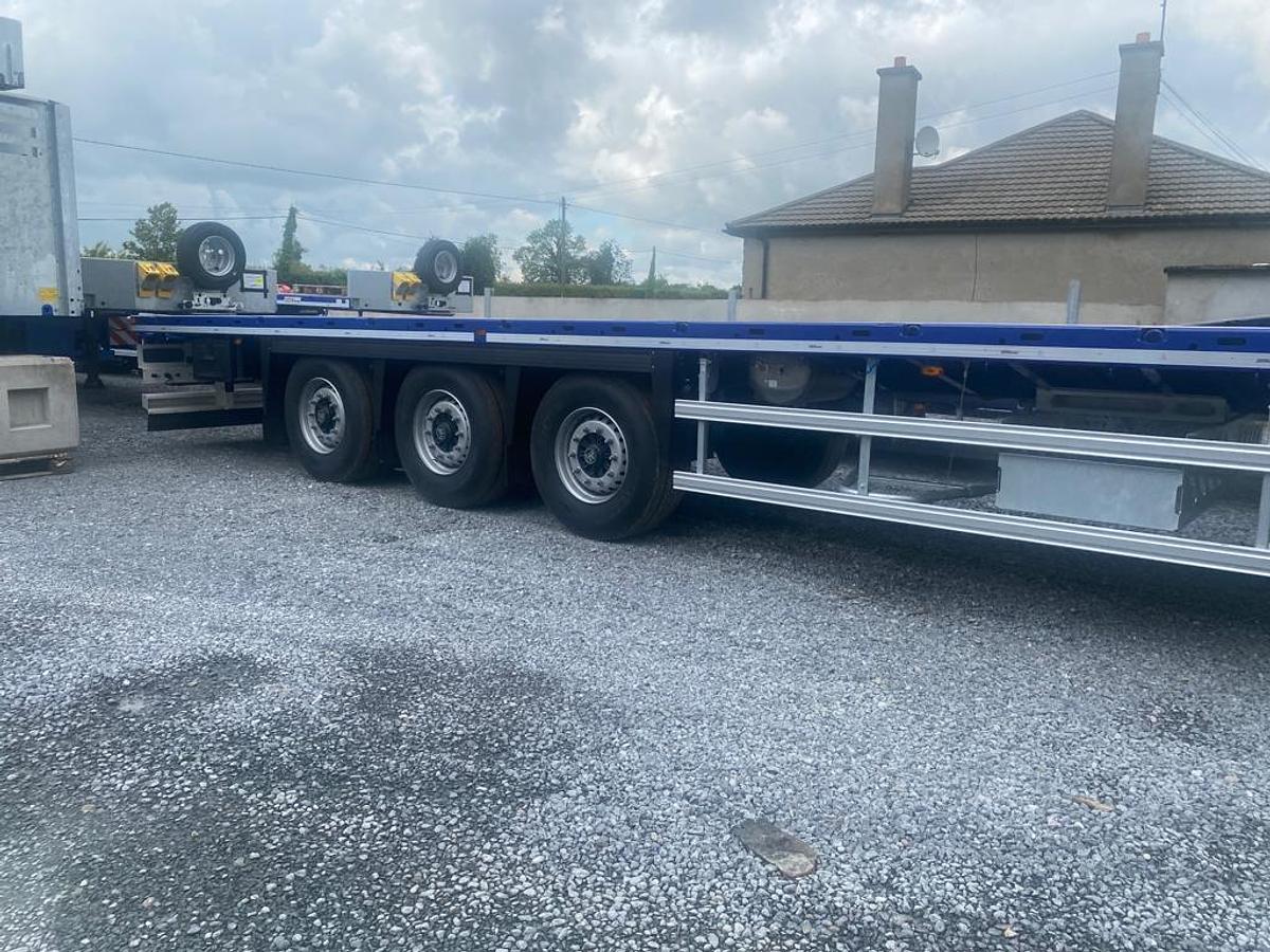Used MAX Trailer Flat Trailer.