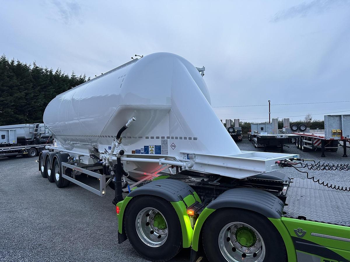 Feldbinder Bulk Tank.