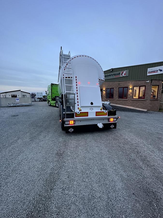 Feldbinder Bulk Tank.