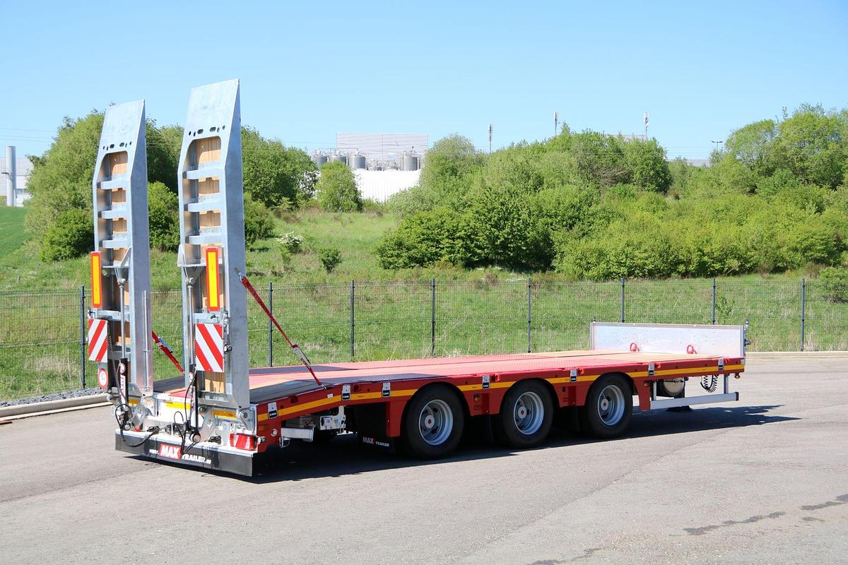 Used NEW MAX Trailer, Draw Bar Low Loader