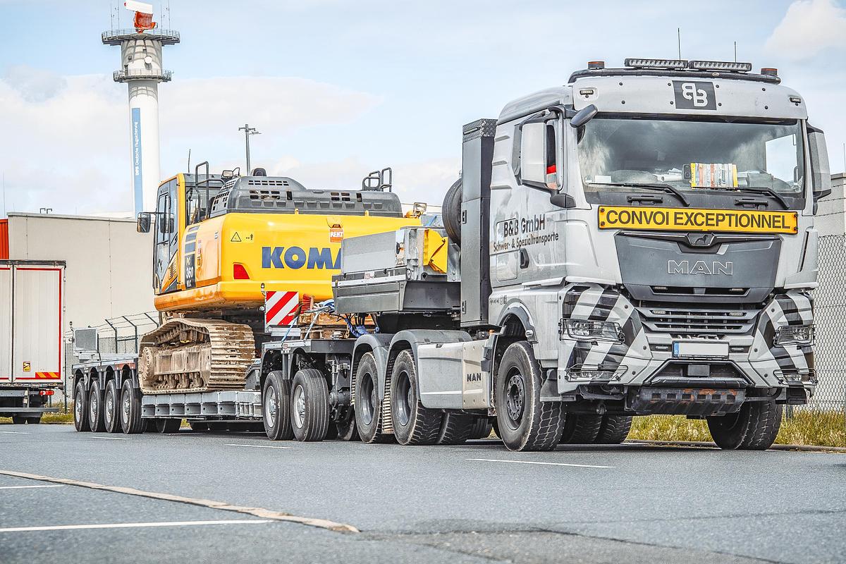 MAX710 lowbed trailer