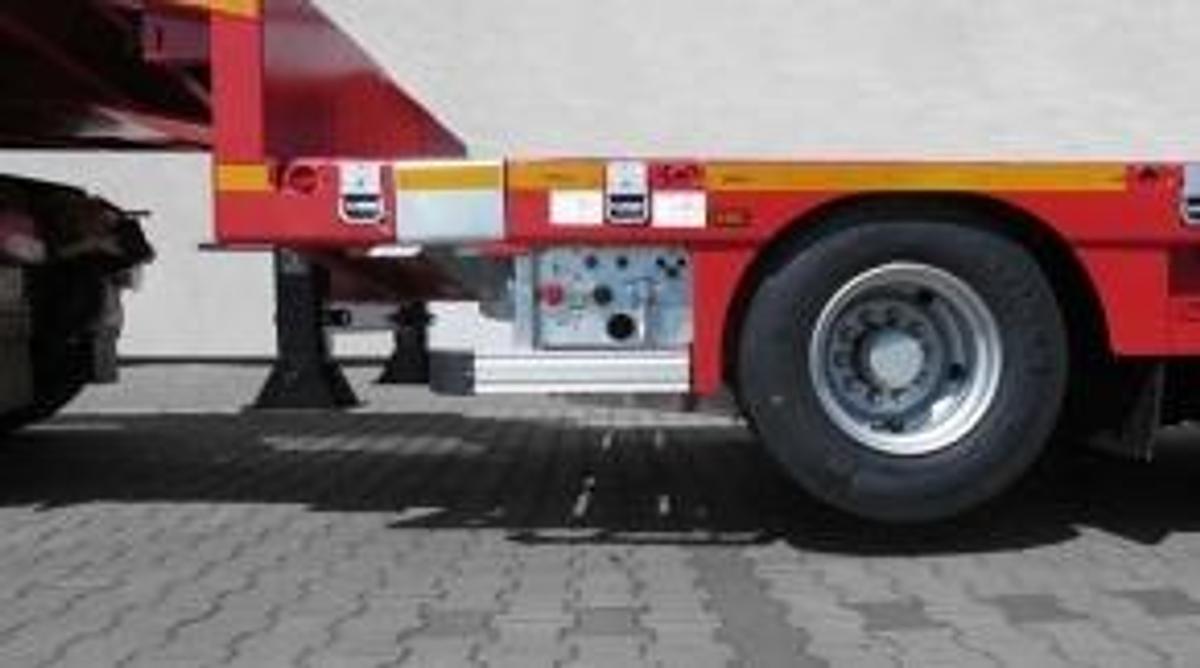 MAX100 semi-trailer