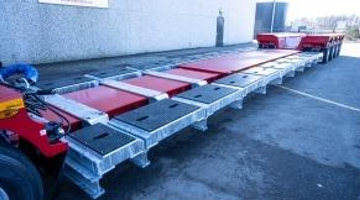 MAX710 lowbed trailer