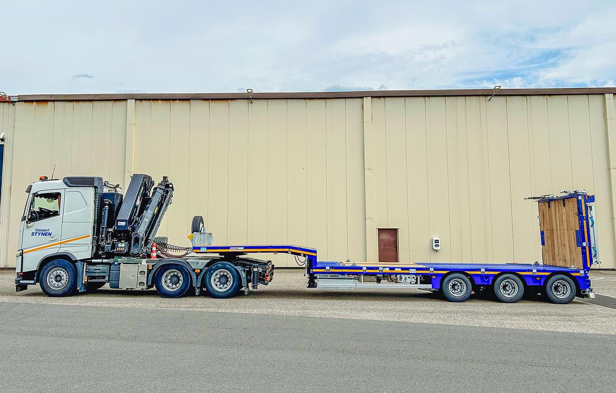 MAX 100 With hydraulic tail