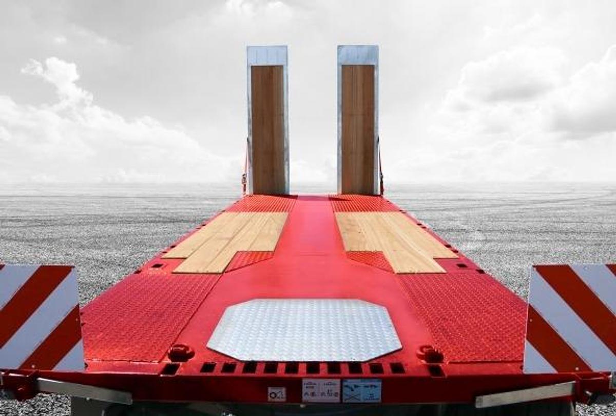 MAX600 turntable trailer