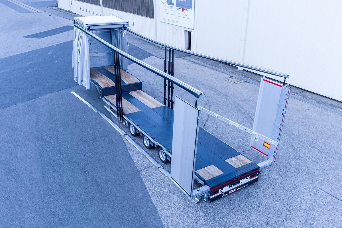 MAX Trailer with curtainsider body 