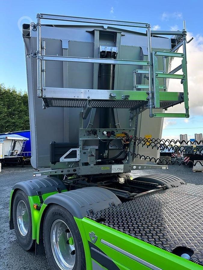 NEW Schmitz 70 Cubic YD Bulker