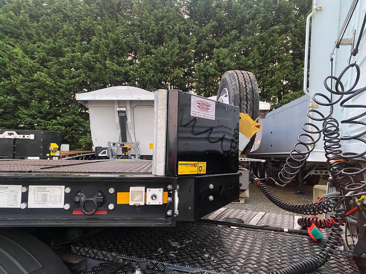 Used 2024 FAYMONVILLE TRAILER 