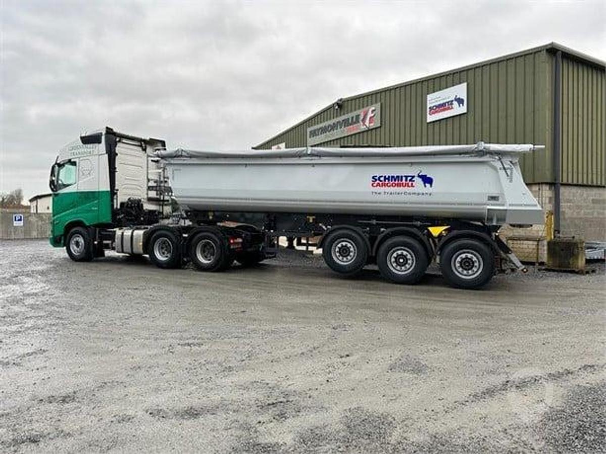 NEW Schmitz Tipping Trailer