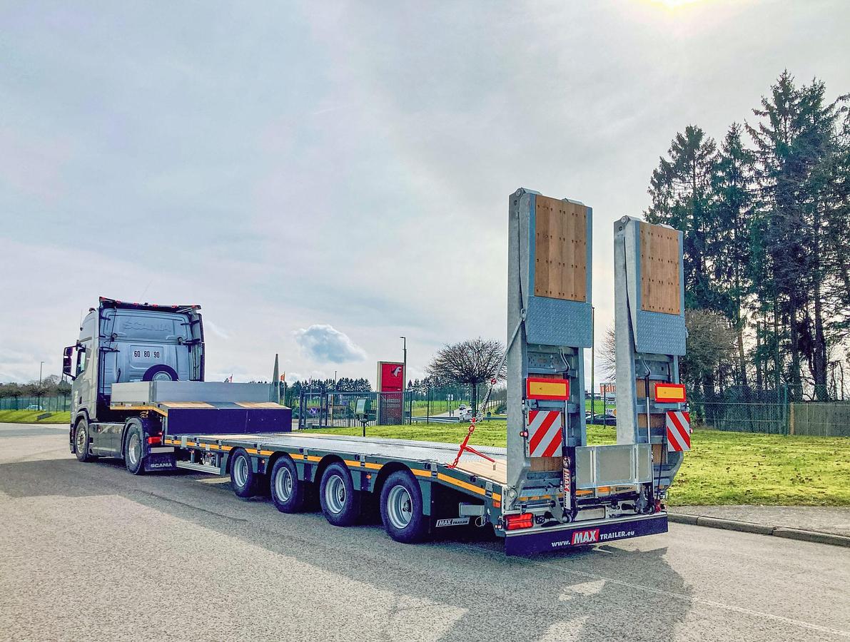 Used MAX 4 axle step frame low loader
