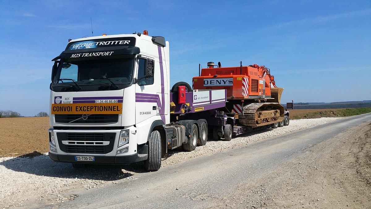 GigaMAX low bed semi-trailer