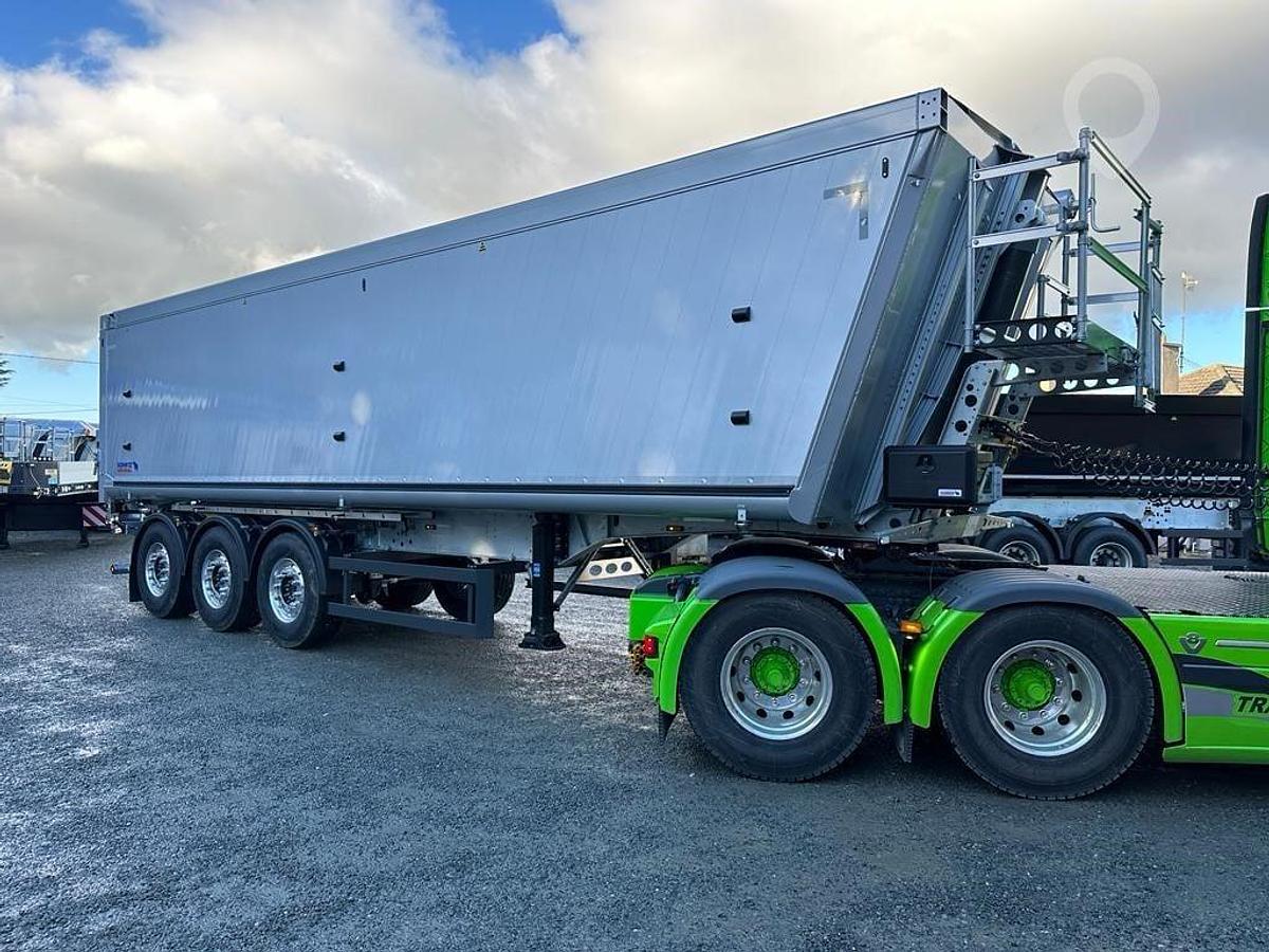 NEW Schmitz 70 Cubic YD Bulker