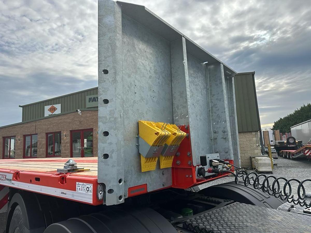NEW FAYMONVILLE MAX FLAT TRAILER
