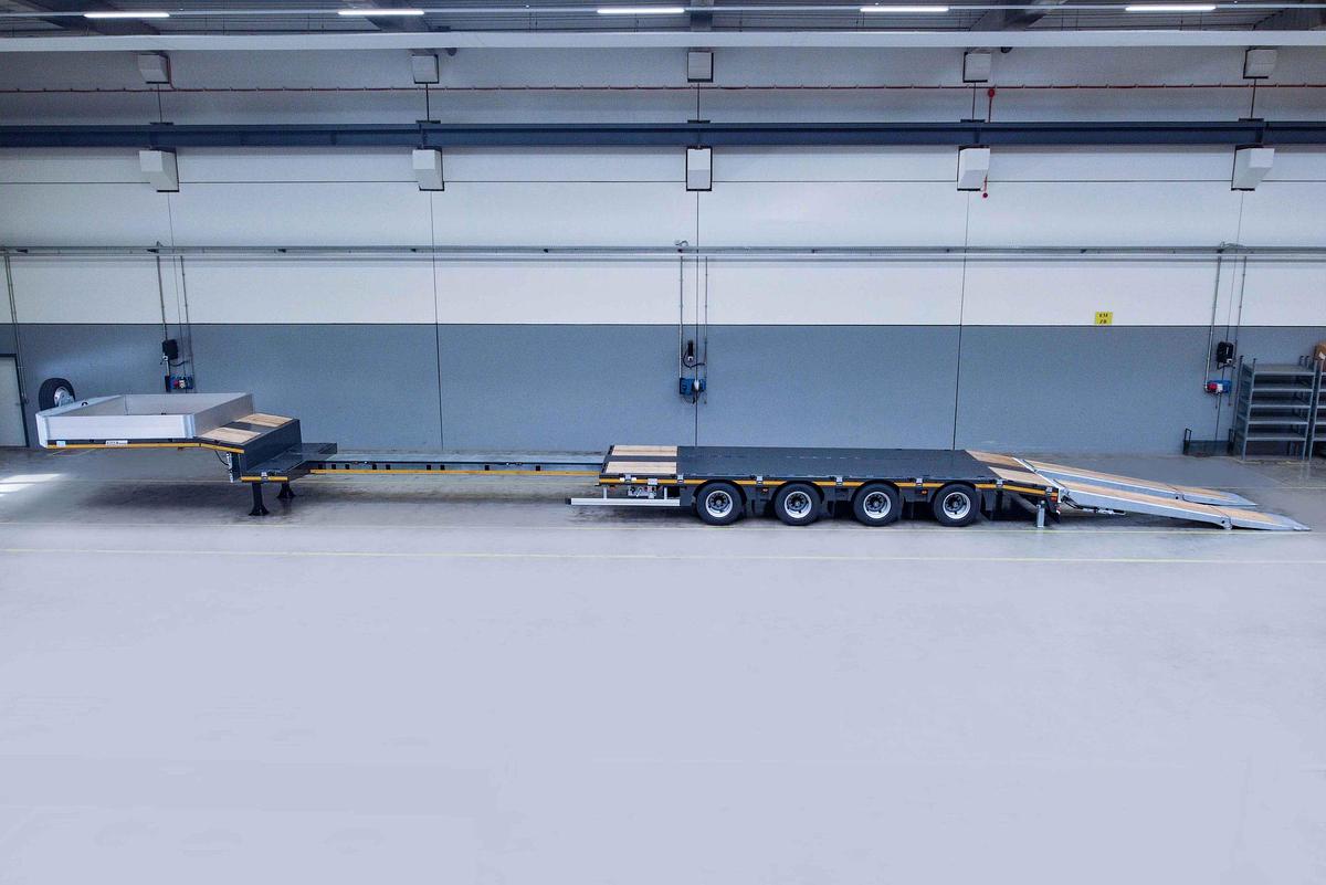 Used MAX 4 axle step frame low loader