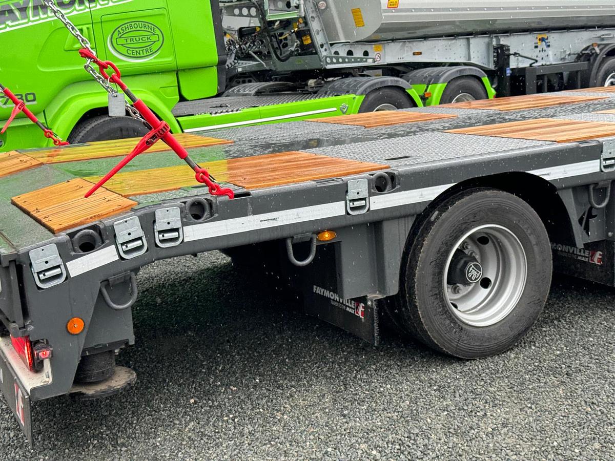 Faymonville 9ft wide 3 axle