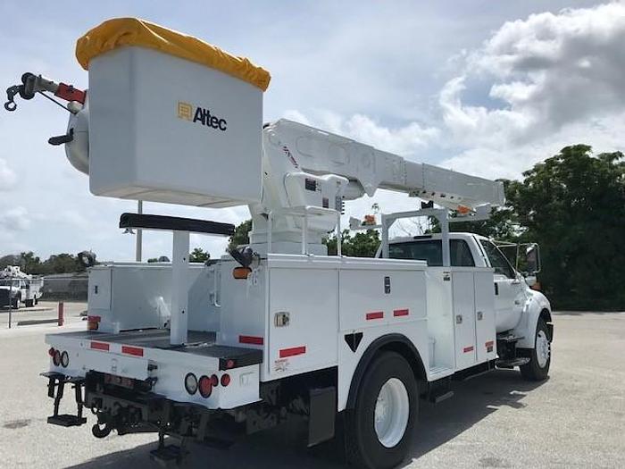 Used 2009 Ford F750 Altec AM55 60ft Over Center Bucket Truck - C94193