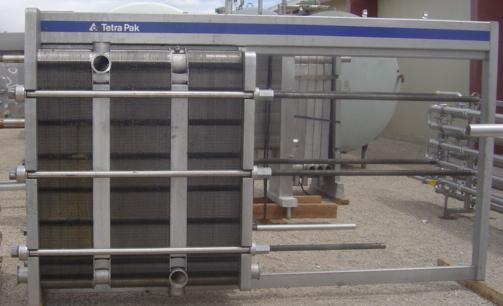 Usado 1467 SQ. FT. TETRA PAK PLATE HEAT EXCHANGER