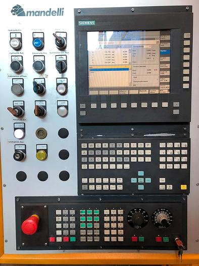 Utilisé Centre d'usinage MANDELLI