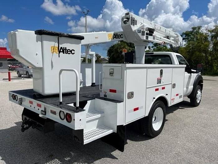 Used Altec AT40G Bucket Boom on 2015 Ford F550 Reg Cab Utility Truck - C46671
