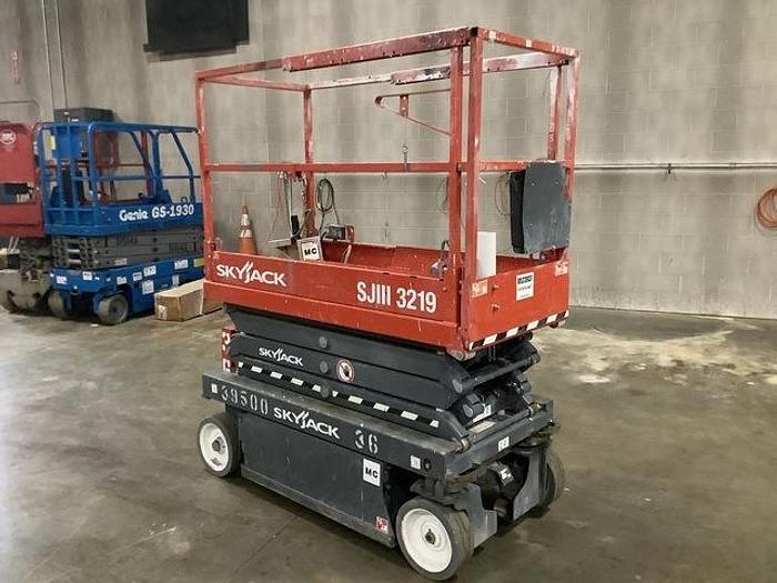 Used 2018 Skyjack SJ3219 DC Scissor Lift