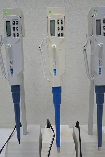 Used Lot of 3 Biohit Proline 0.2-10µL 5-100µL 10-250µL Pipettes Pipettors w/ Chargers