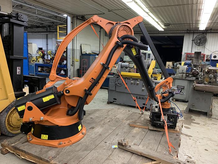 Used KUKA KR 100-2 PA 4 AXIS PALETTIZING ROBOT W/KRC 2 ed05 CONTROLLER