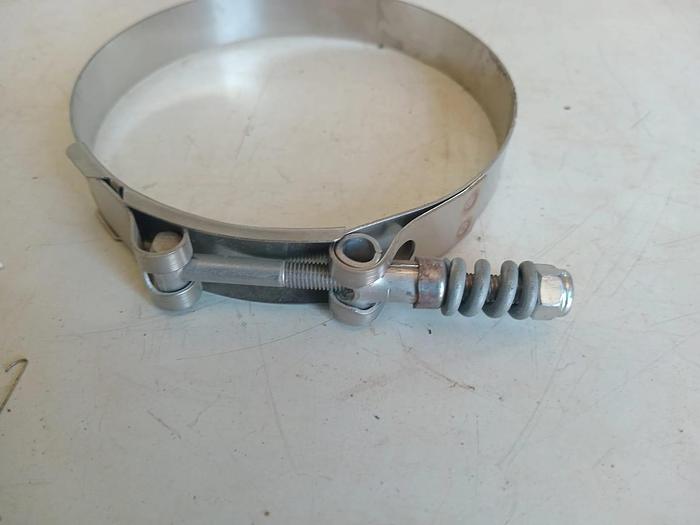 Grampo em T Komatsu 3641131