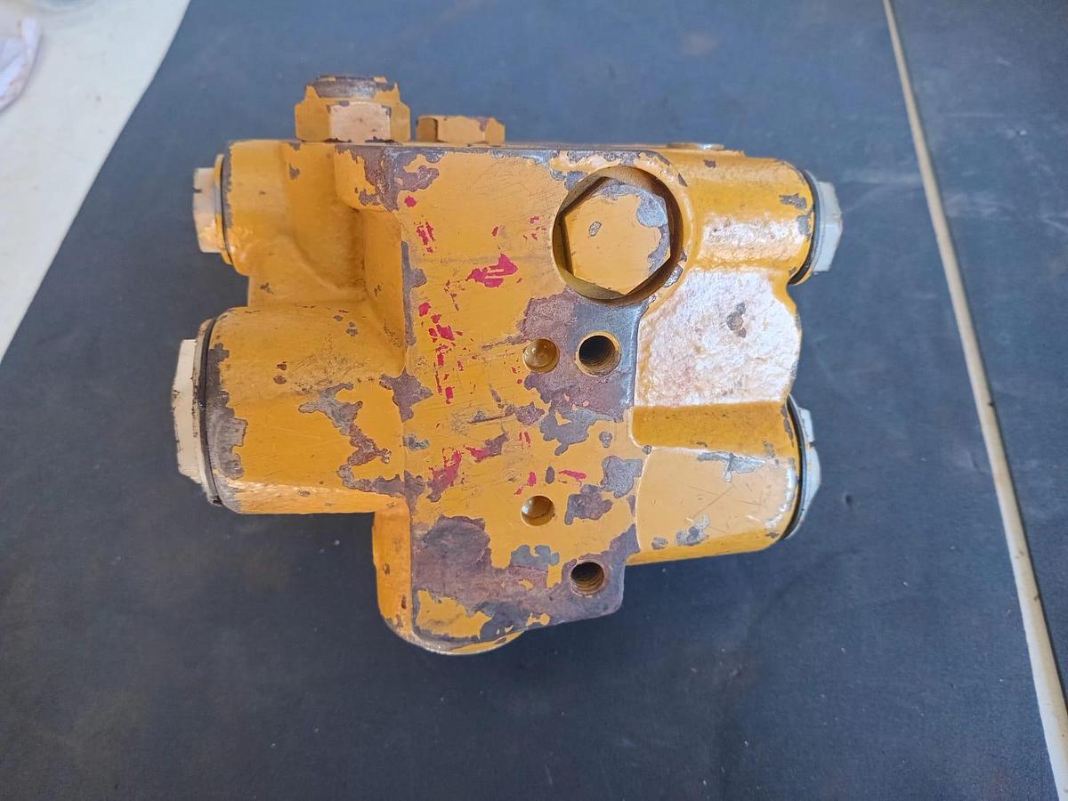 Usado Válvula Caterpillar 341-2634