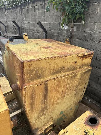 Usado Reservatório de combustível 8X-0910 CAT 789