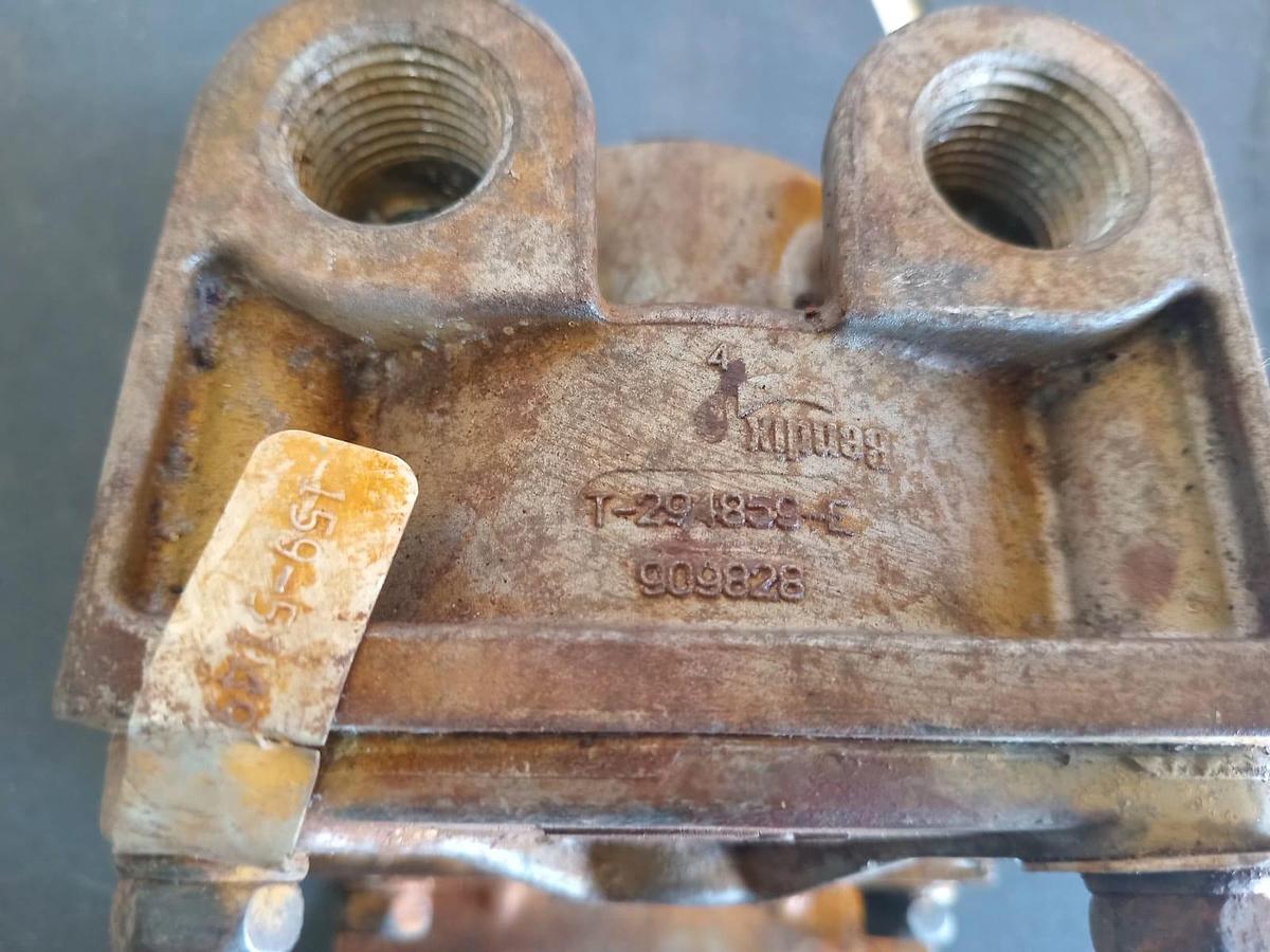 Usado Válvula de relé bendix 909828