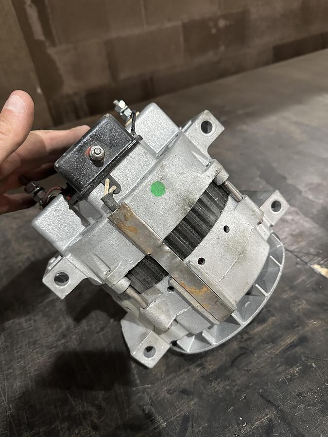 Remodelado Alternador de Voltagem Leece Neville Prestolite Pad Mount 28V 140A