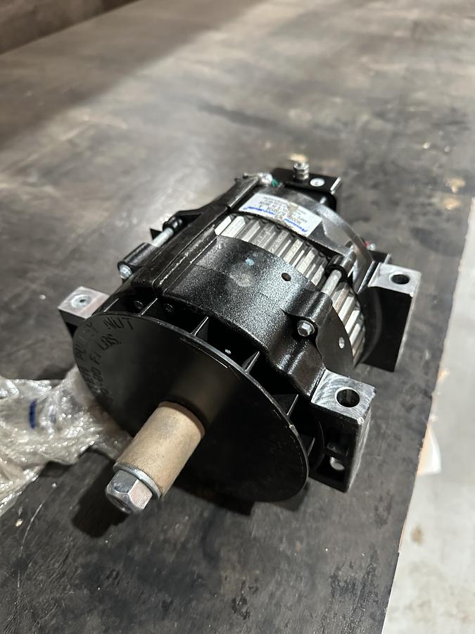 Alternador Prestolite Leece Neville BLP3317A 24V 140amp