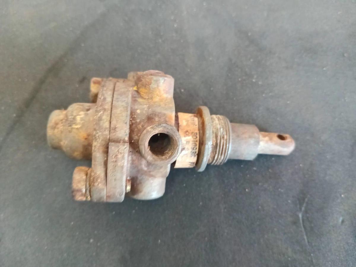 Usado Válvula de controle de freio Bendix T240283