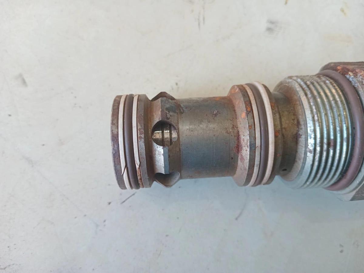 Usado Válvula Solenoide de Controle de Óleo Caterpillar 271-2510