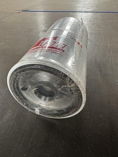 Filtro de óleo Fleetguard LF777 Cummins 3889311