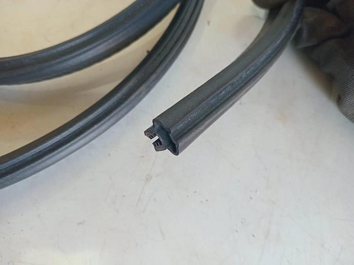 Vedação da Porta Mercedes Atego A97369701989051