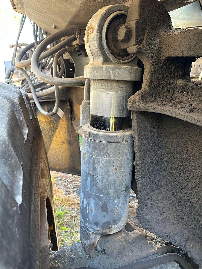 Usado Cilindro da suspensão para caminhão fora de estrada Volvo A30G / A30F