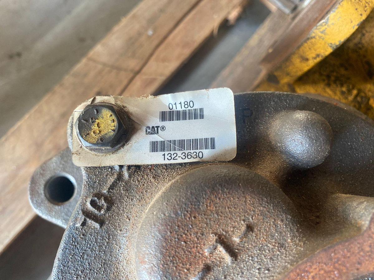 Bomba Caterpillar 132-3630