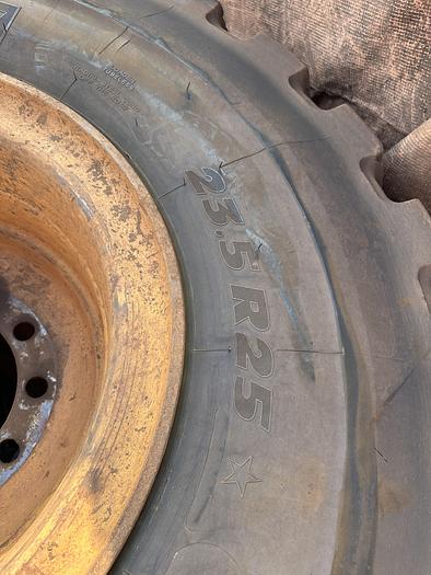 Usado Pneus Michelin 23.5 R25 XLDD2 23.5x25